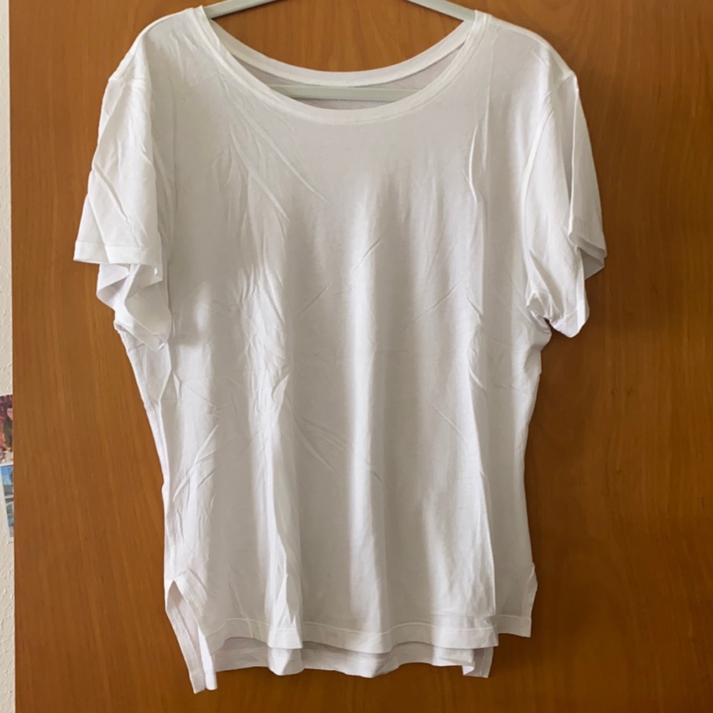 Lululemon t-shirt